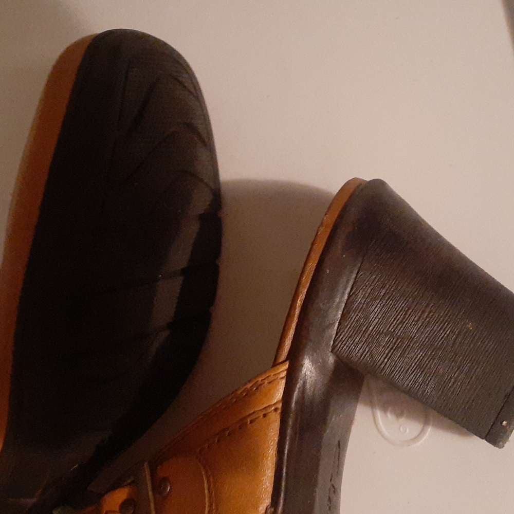 Clark's tan leather bendables clogs slipon mules size 10 - Picture 12 of 12